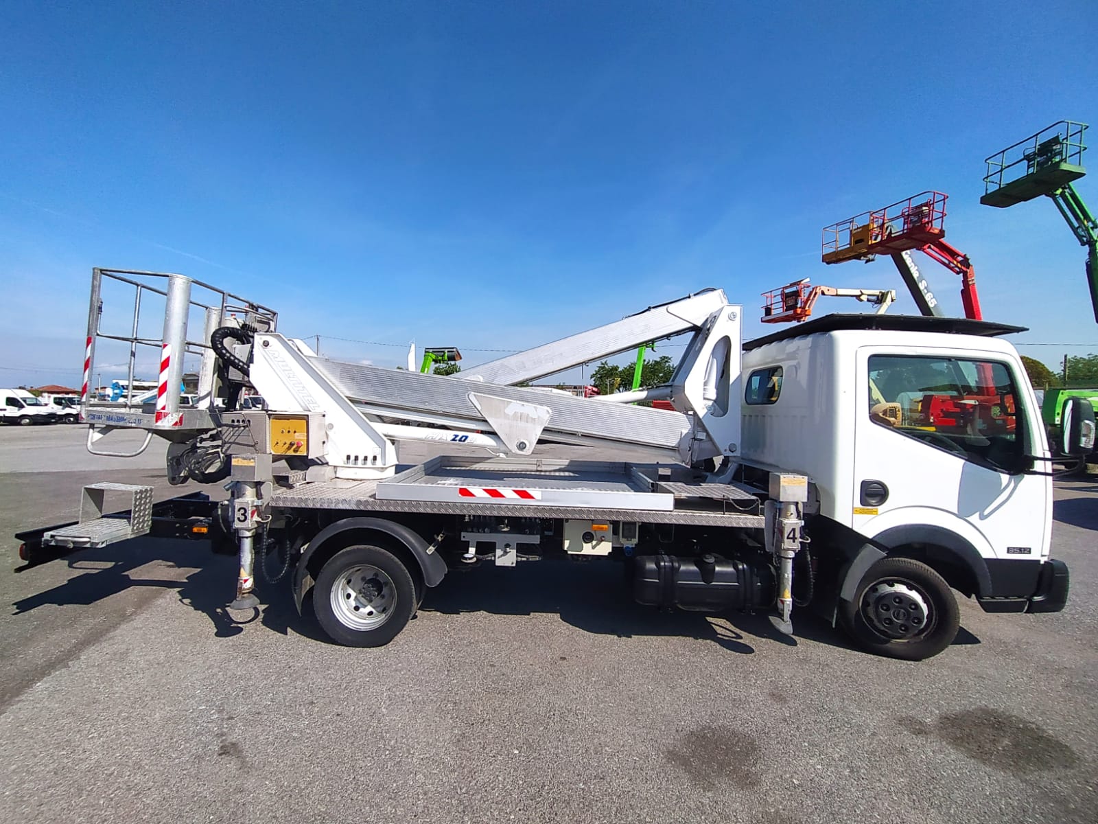 Piattaforma Autocarrata MULTITEL HX200 2015