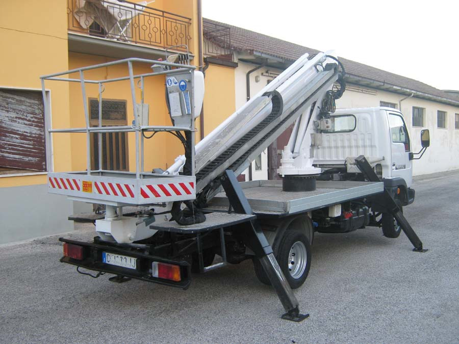 Piattaforma autocarrata CMC PLA 19 2003