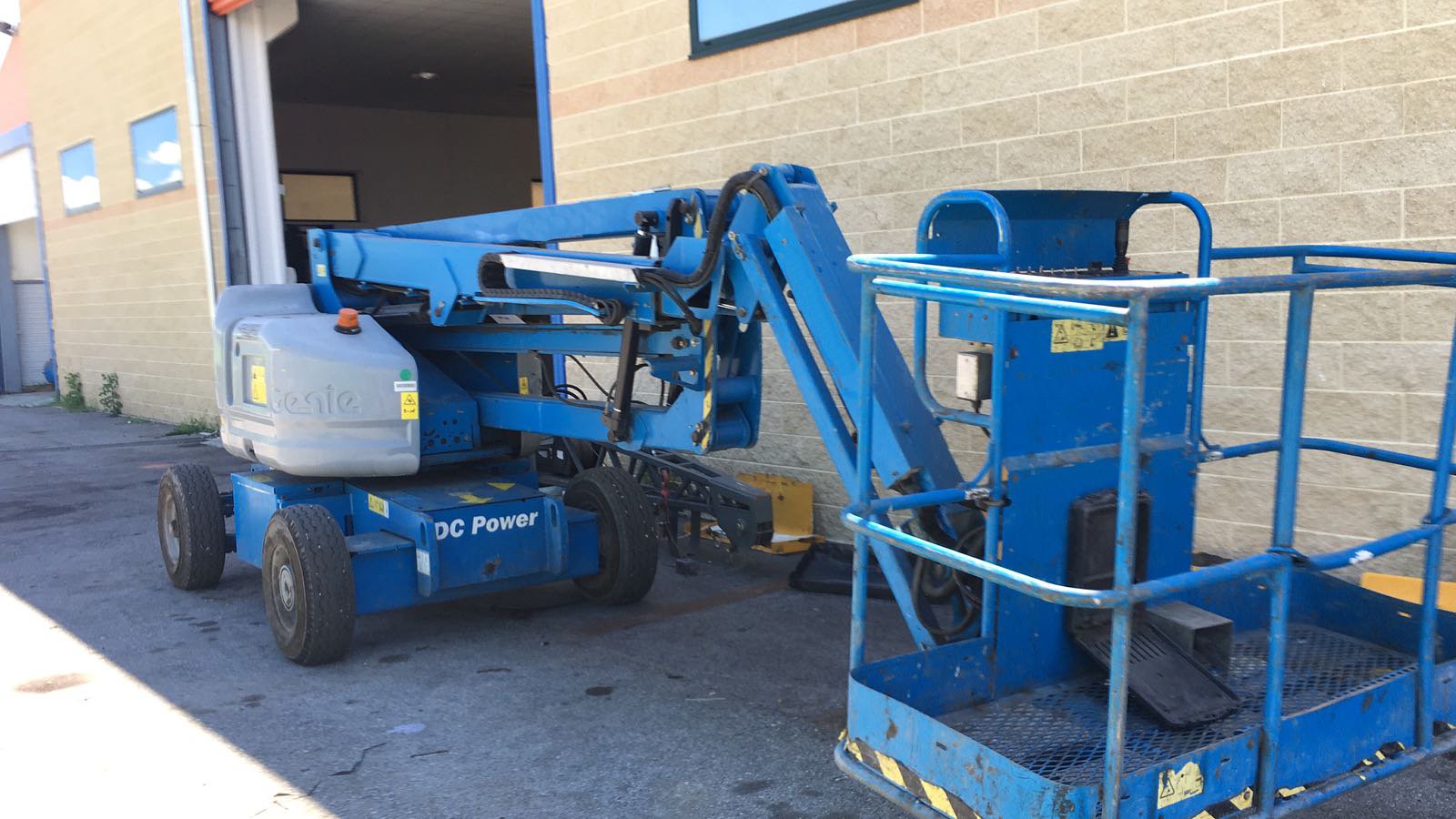 Piattaforma semovente Genie Z45/25 DC 2009
