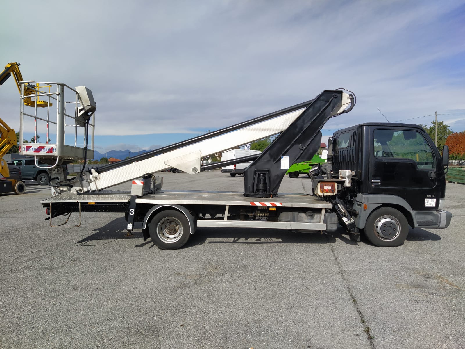 Piattaforma autocarrata Multitel ALU 18 2004
