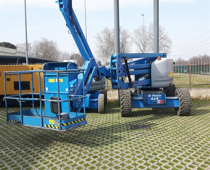 piattaforma usata Genie Z45/25 J 2011