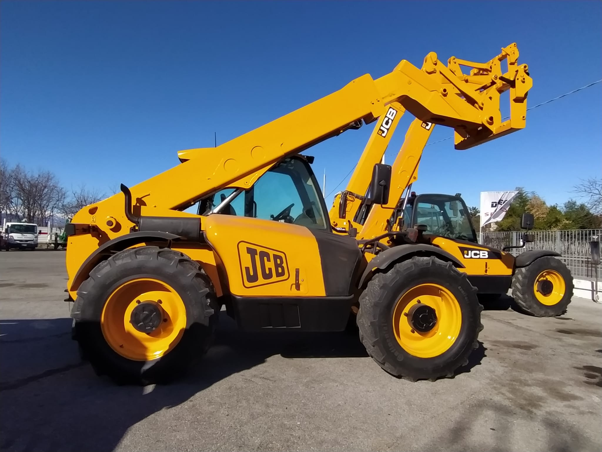 SOLLEVATORE TELESCOPICO JCB 541-70