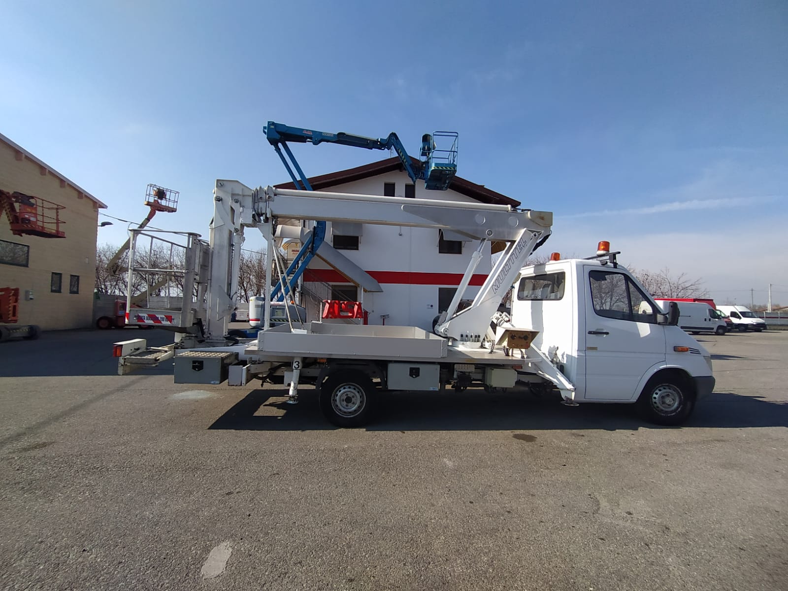 Piattaforma Autocarrata MULTITEL MJ 190 telescopica con JIB