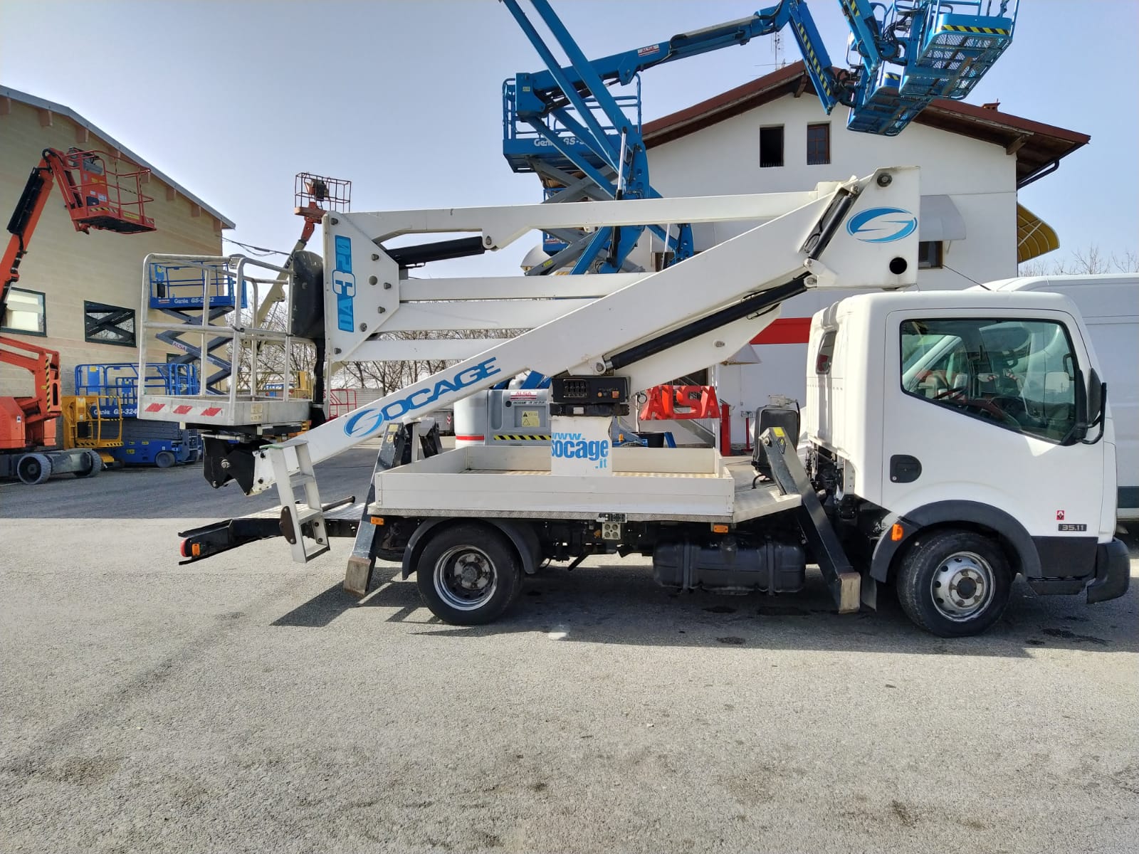 PIATTAFORMA AUTOCARRATA SOCAGE DA320