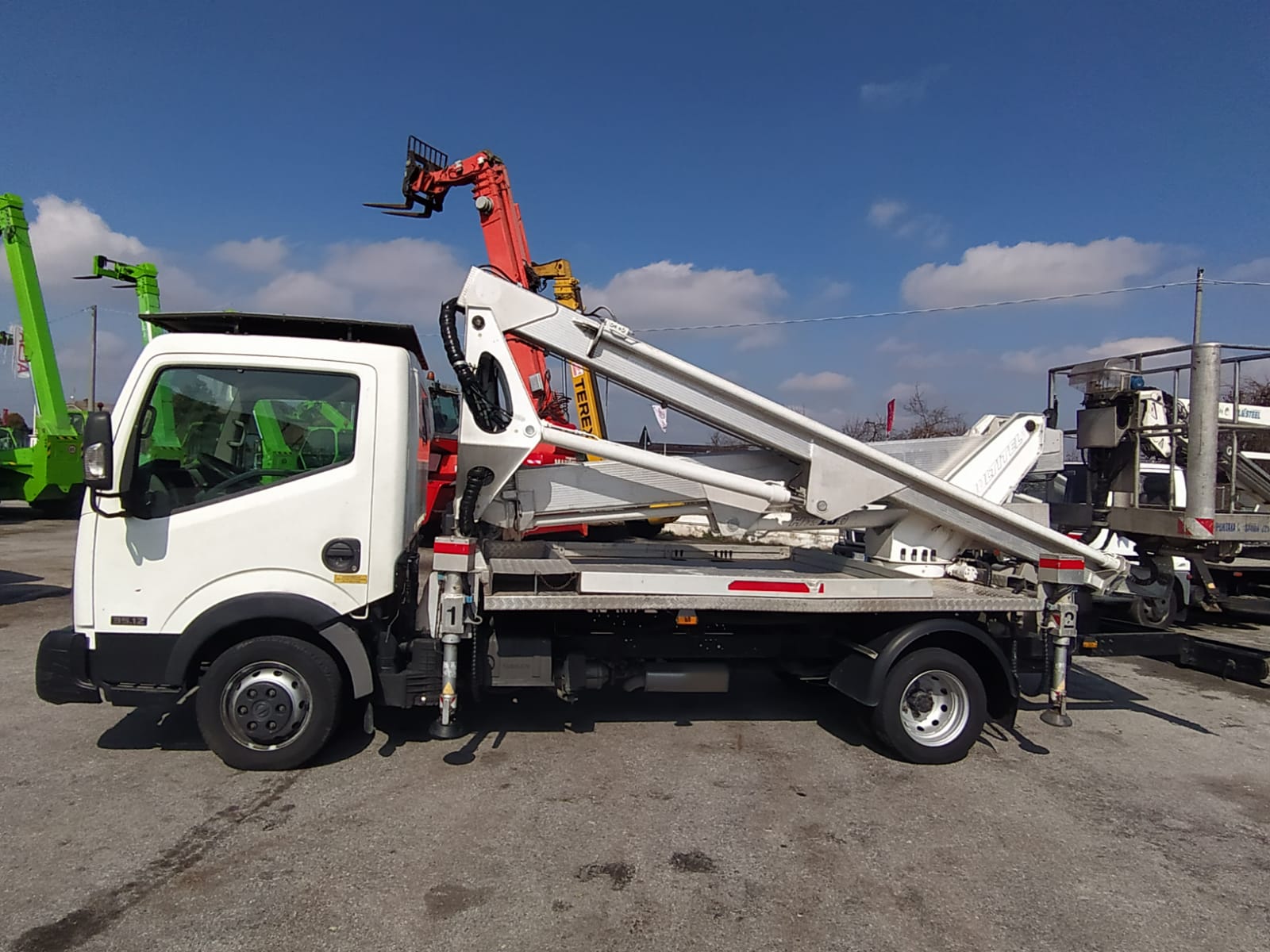 Piattaforma autocarrata HX200 2015 IDRAULICA