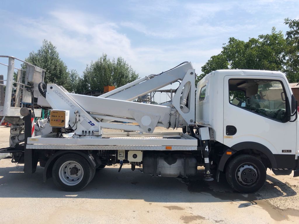 Piattaforma autocarrata Multitel MX200  2010