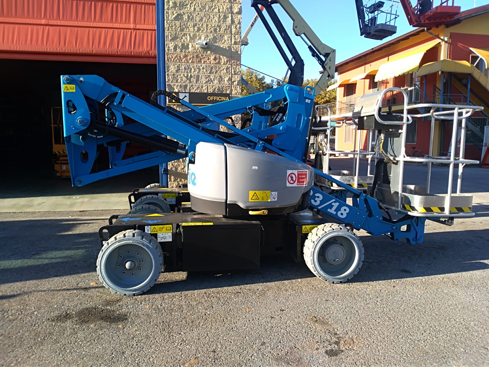 PIATTAFORMA SEMOVENTE GENIE Z33-18 2015