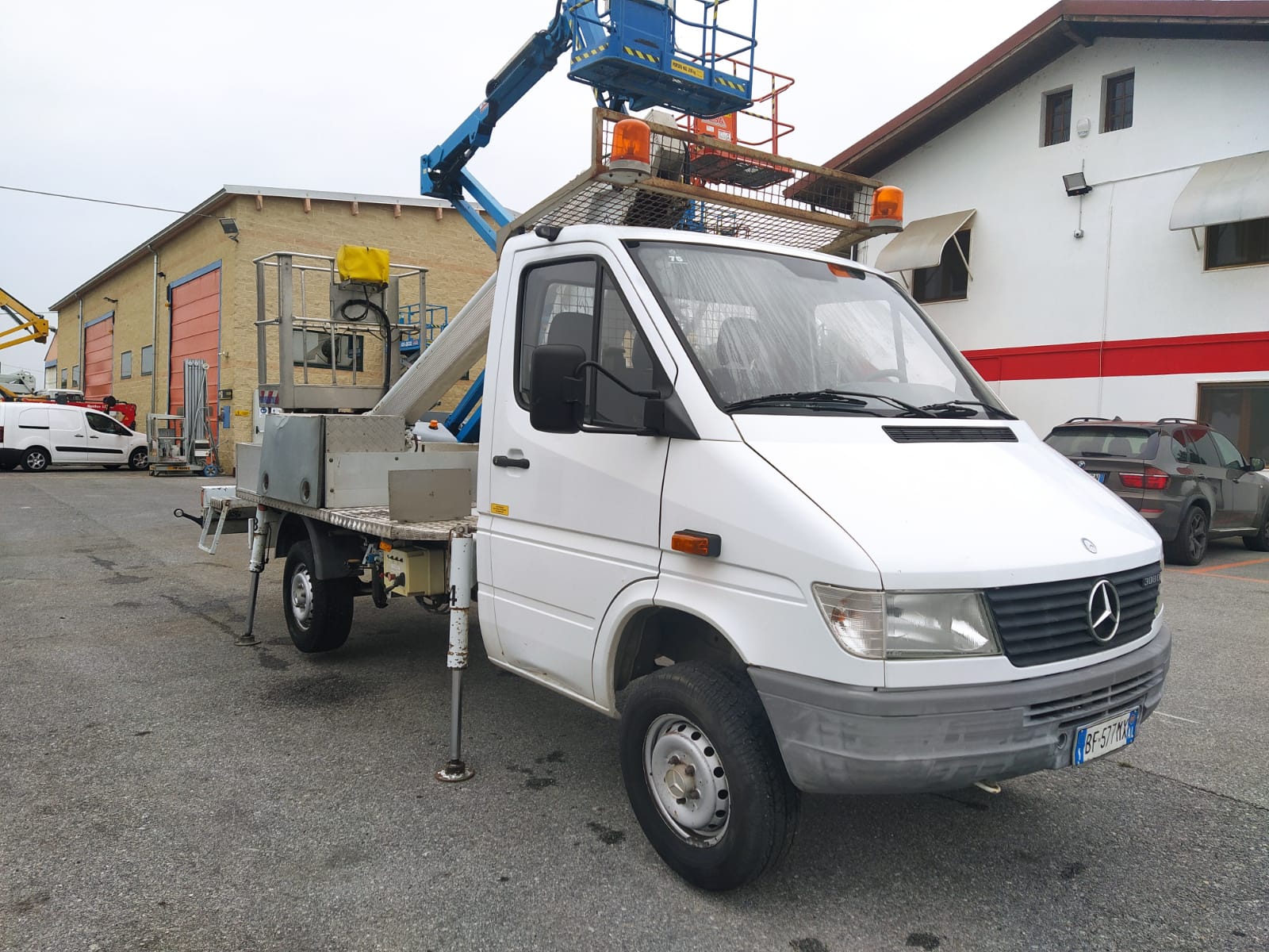 Piattaforma autocarrata MULTITEL ALU 145
