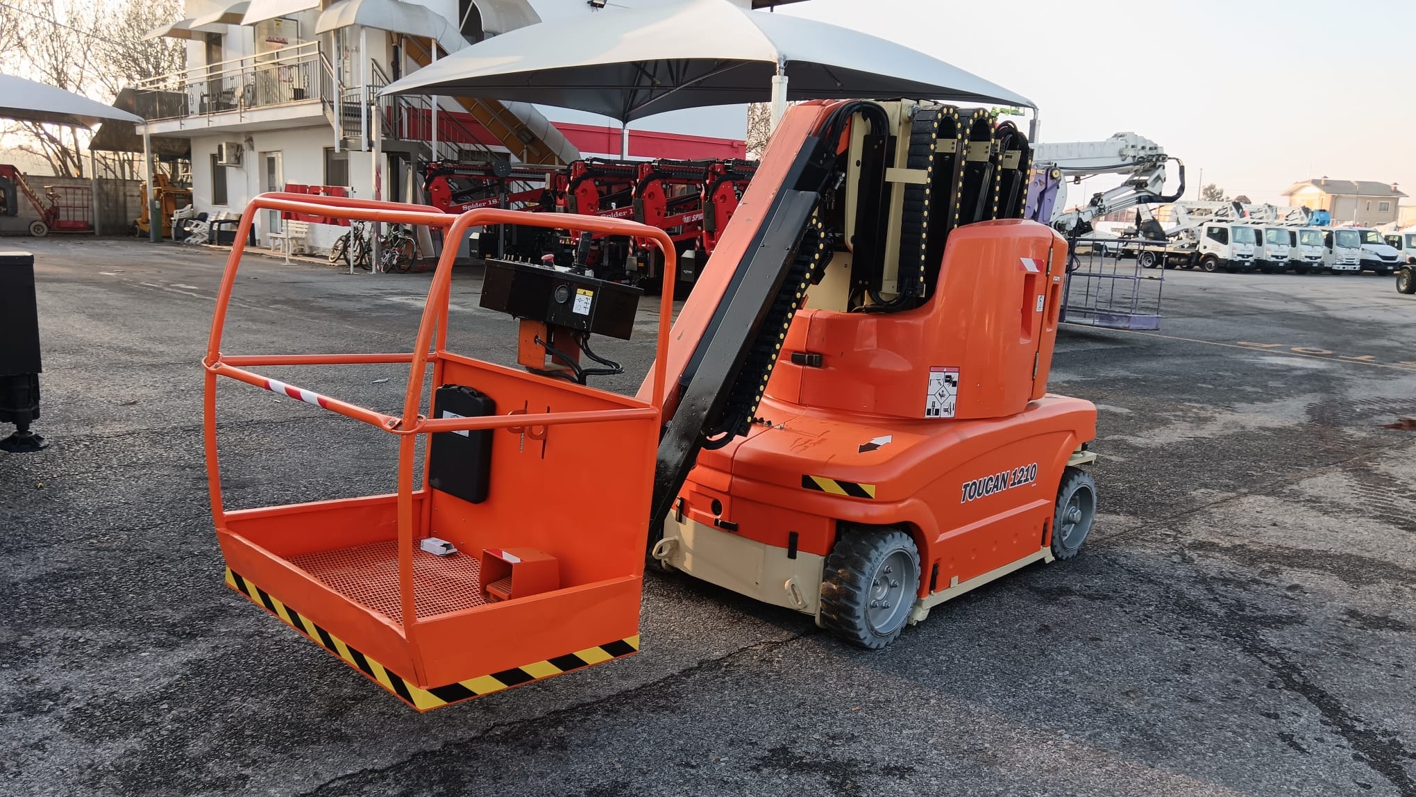 JLG Toucan 1210
