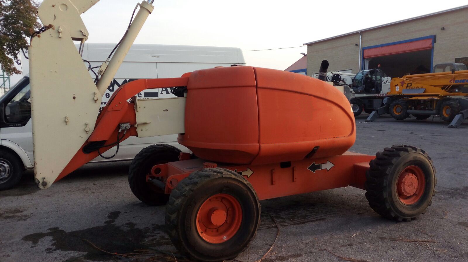 Piattaforma aerea semovente JLG 600AJ