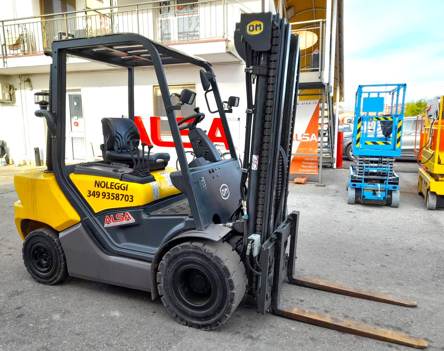 CARRELLO ELEVATORE FRONTALE DIESEL