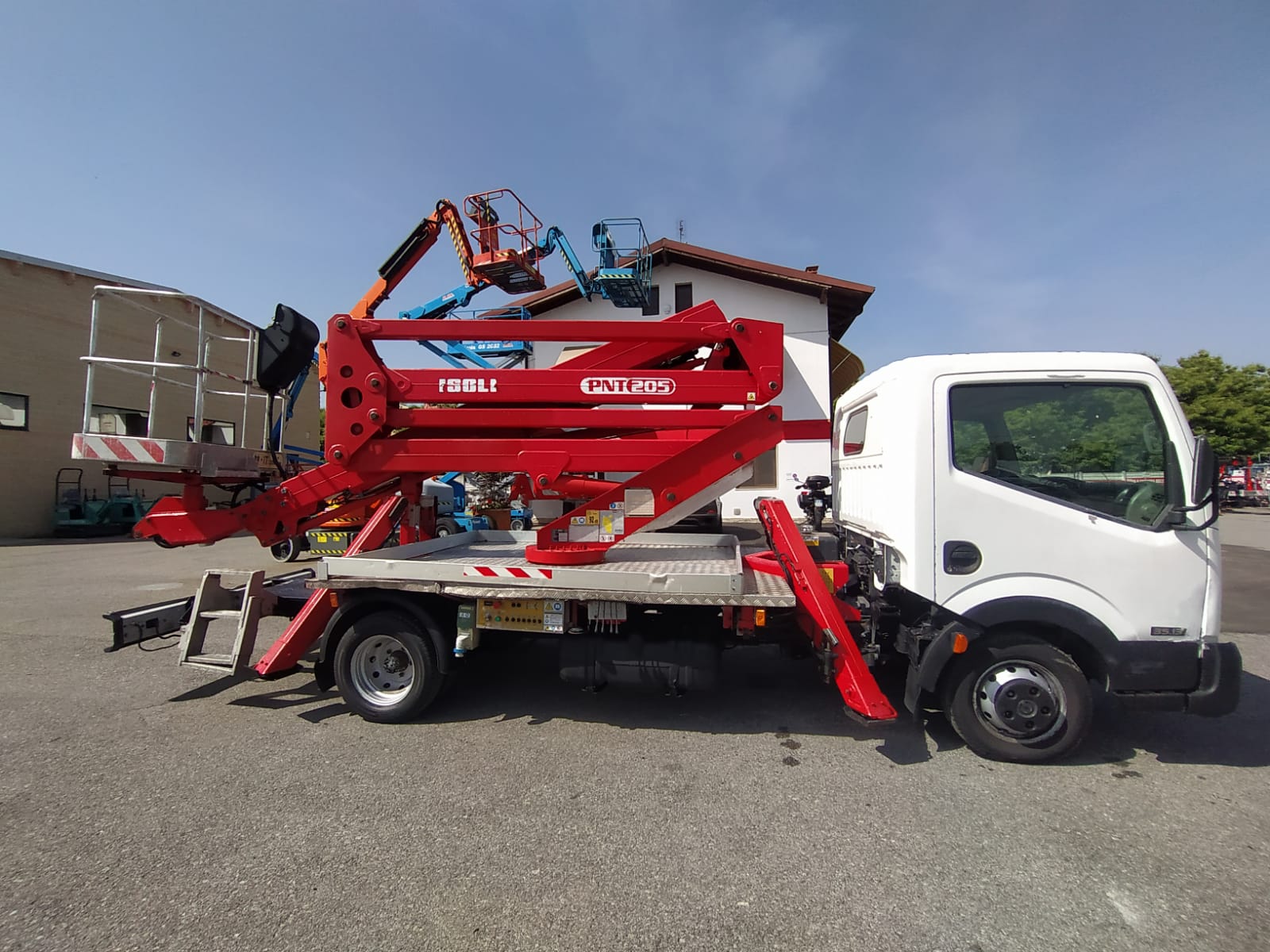 PIATTAFORMA AUTOCARRATA ISOLI PNT205