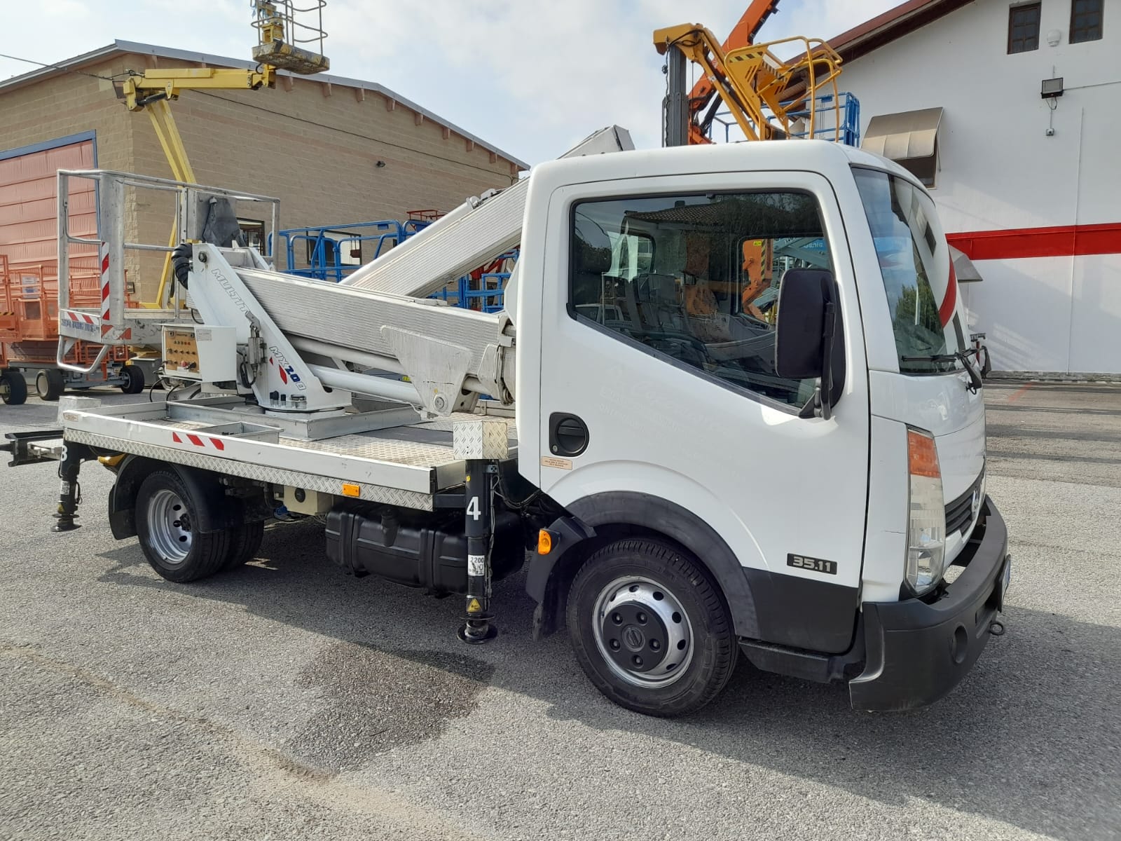 Piattaforma autocarrata MULTITEL MX200 DS 2010
