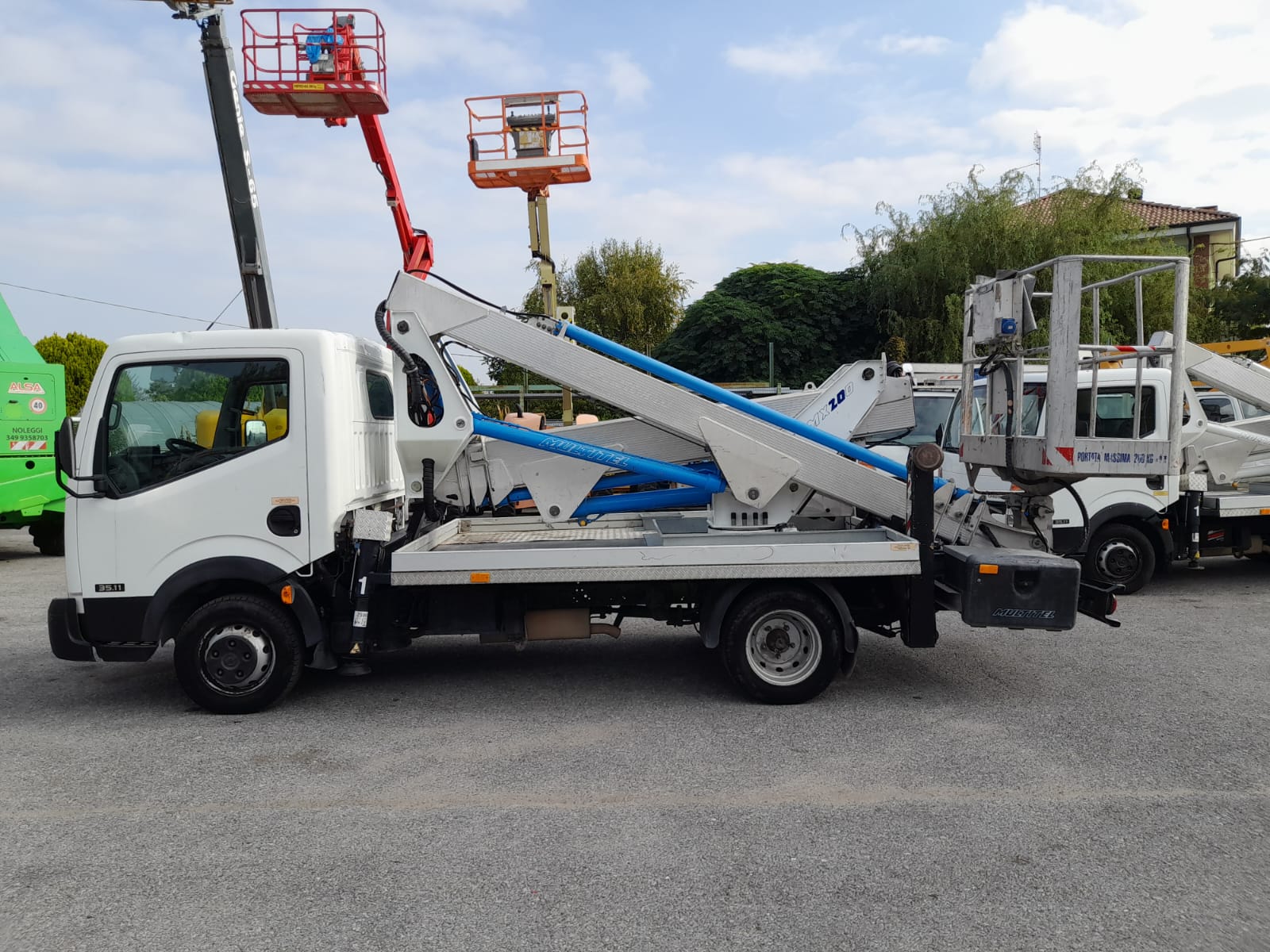 Piattaforma autocarrata MULTITEL MX200 2011