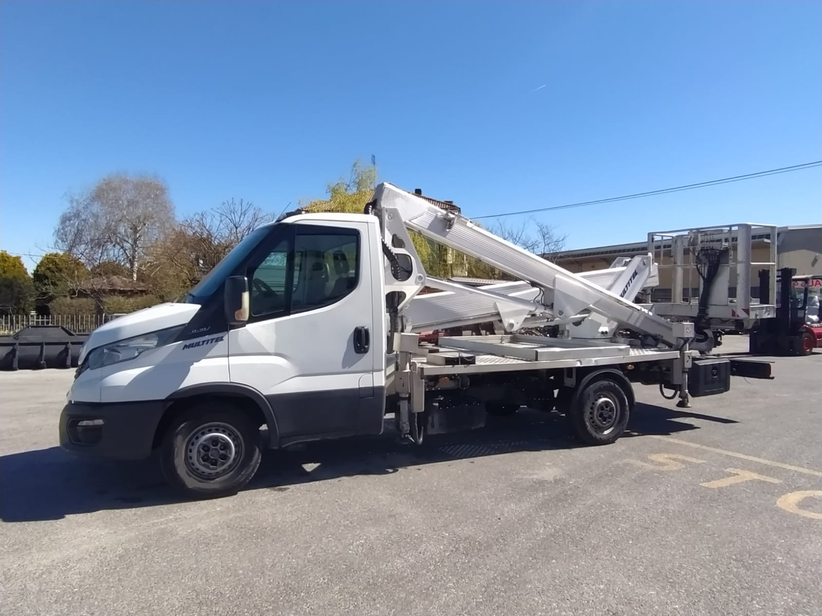 Piattaforma autocarrata MULTITEL Modello : HX200