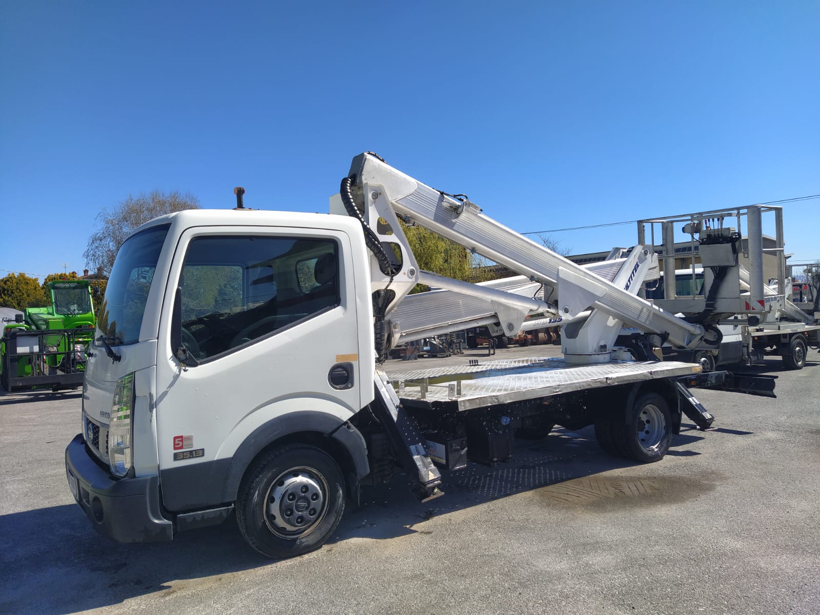 Piattaforma autocarrata MULTITEL Modello : HX195