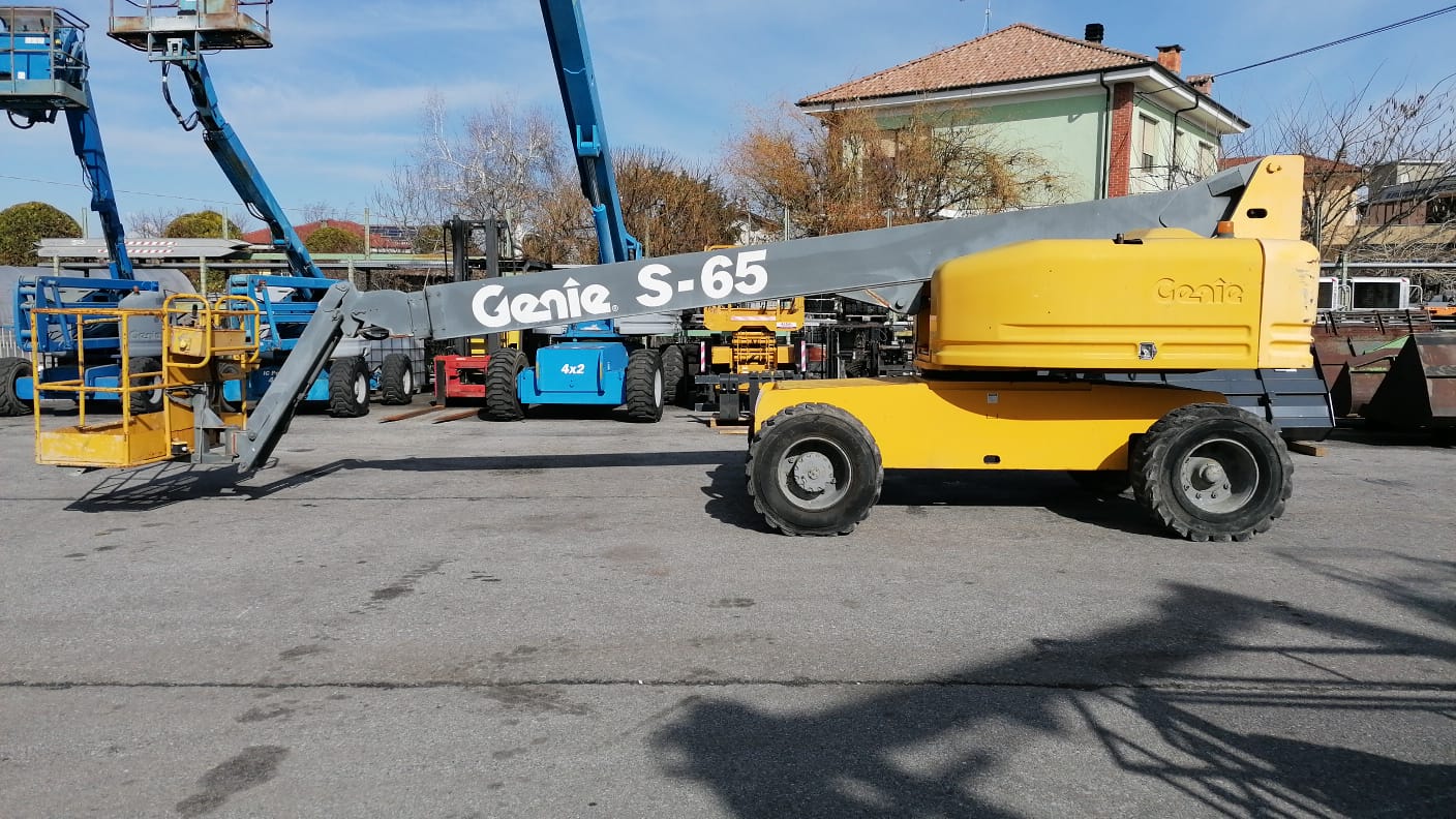 Semovente a braccio Diesel GENIE S-65