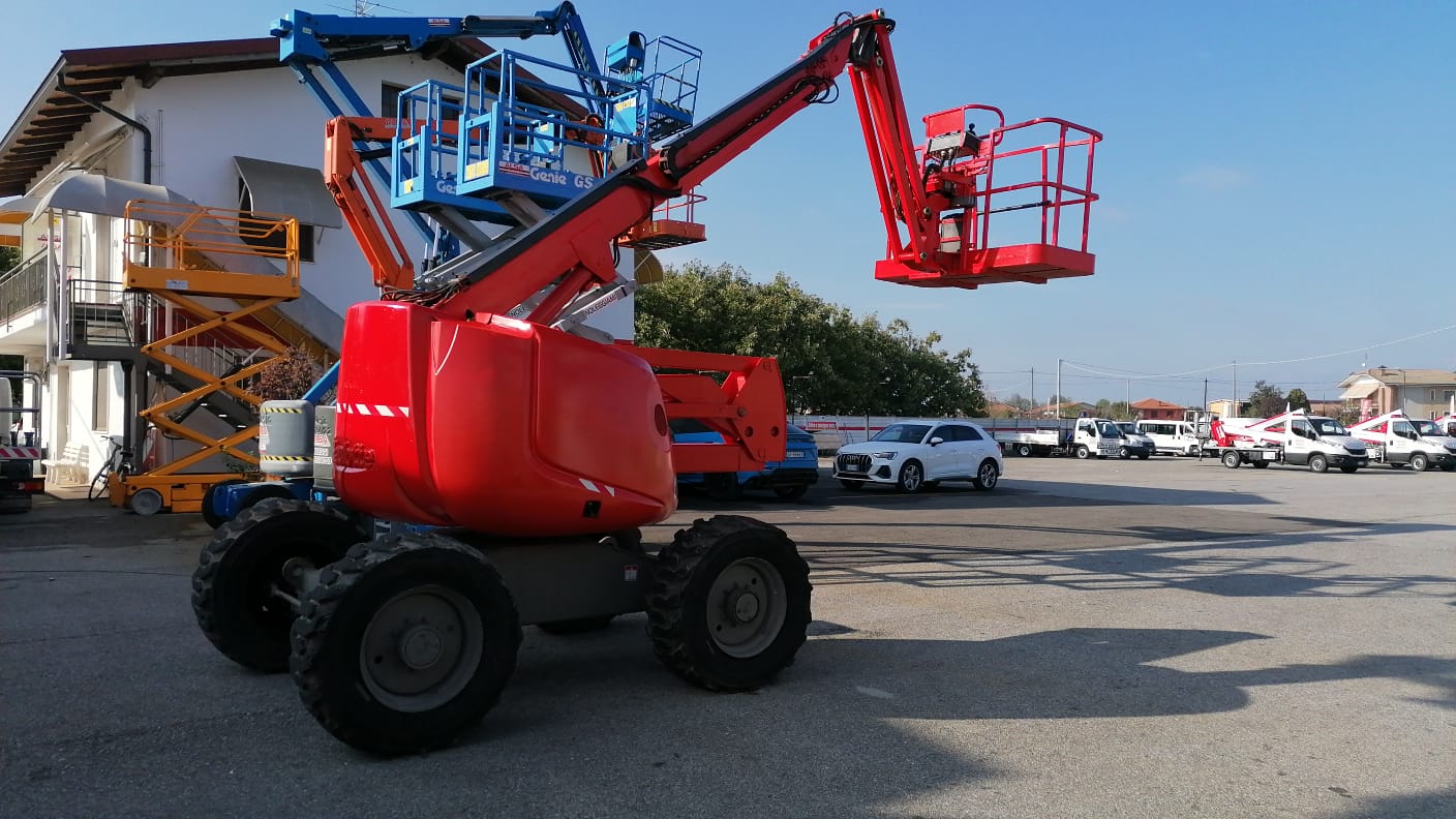 Piattaforma semovente HAULOTTE HA16PX 4X4