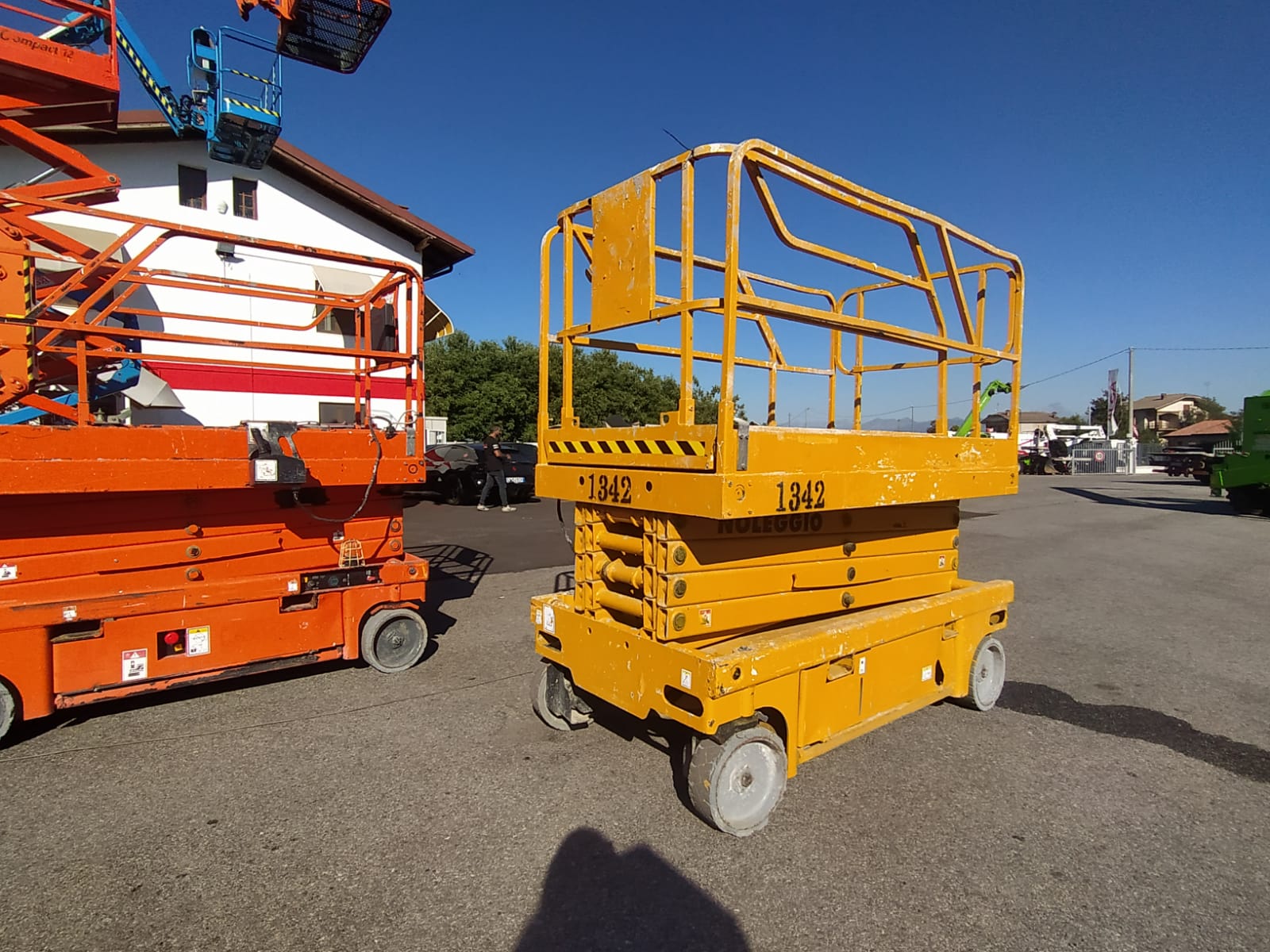 Semovente VERTICALE scissor a pantografo COMPACT 12