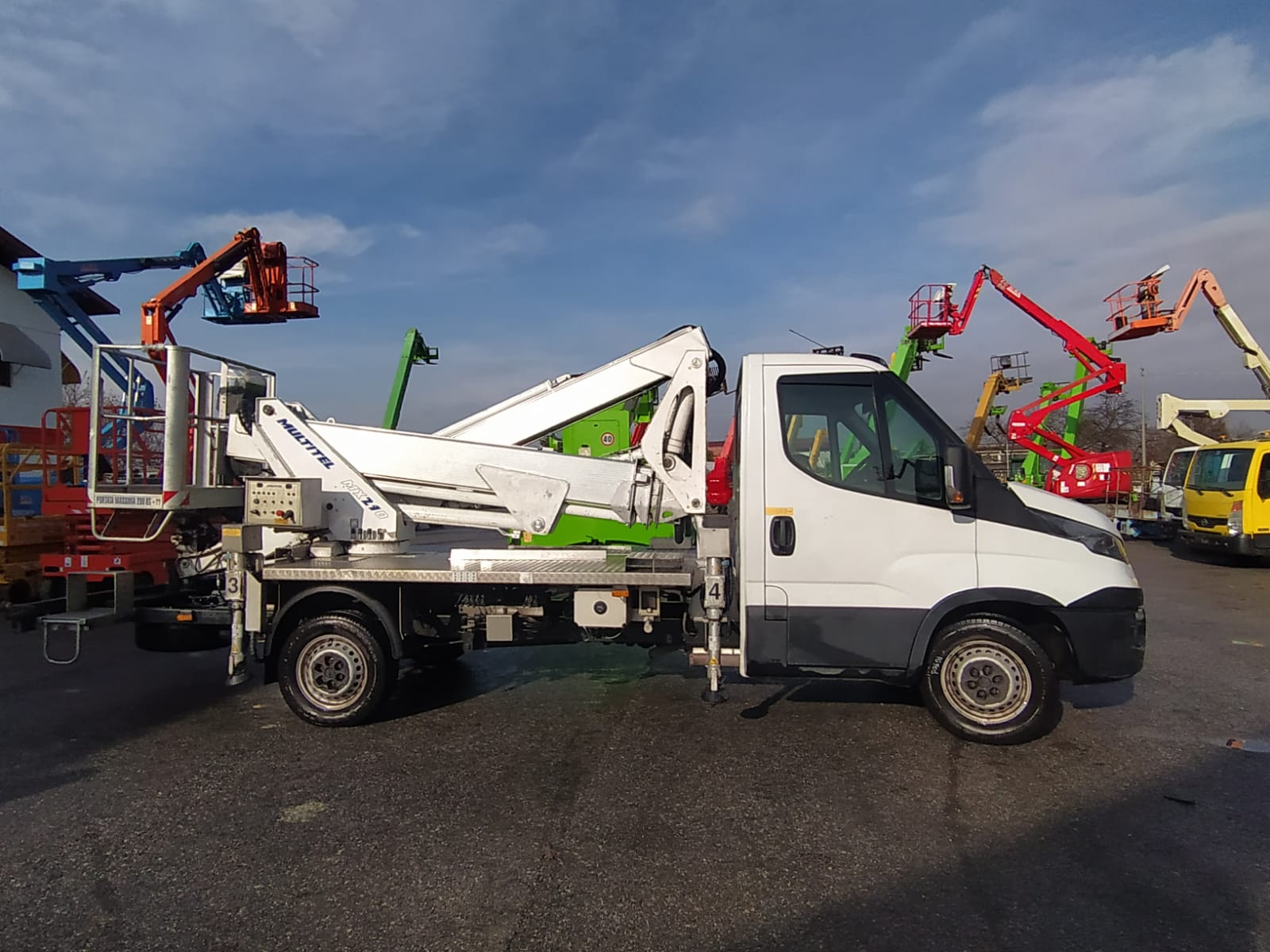 Piattaforma Autocarrata Multitel MX210 su Iveco 2017