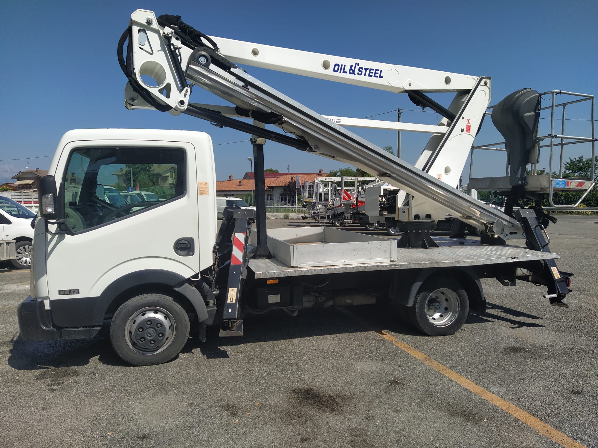 Piattaforma autocarrata OIL & STEEL 2112 2010