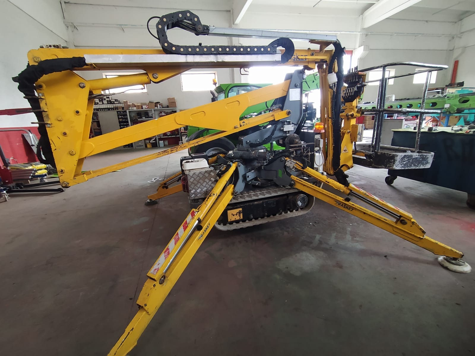 Piattaforma ragno cingolato Basket RQG12