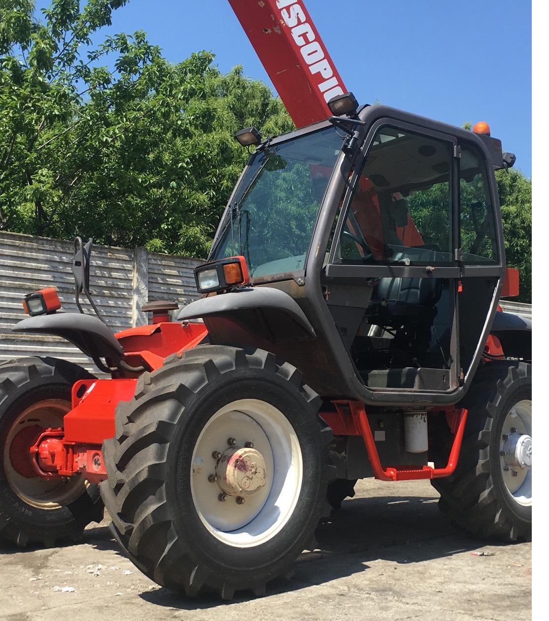 SOLLEVATORE TELESCOPICO MANITOU 730